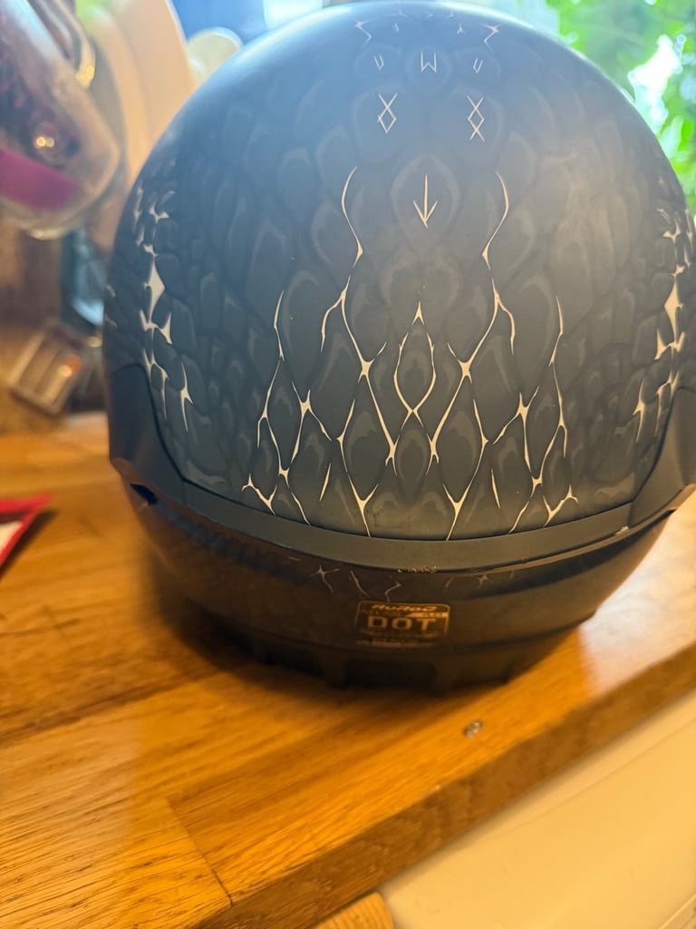 Ruroc ATLAS 4.0 CARBON Jormungandr Helmet – ECE 22.06 Certified + Shockwave Ready – Hardly Worn