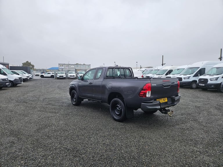 2022 ON 72 PLATE TOYOTA HILUX ACTIVE D-4D 4WD 150BHP 2400CC KING CAB PICKUP ULEZ