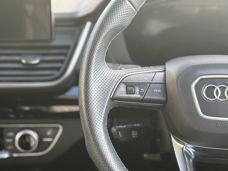 AUDI Q5 2.0 TDI 40 Black Edition 2024