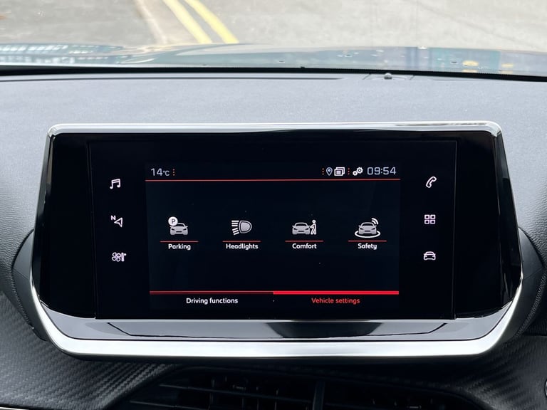  Peugeot 2008 SUV 1.2 Puretech Allure Premium  Plus Suv 5dr Petrol Eat Euro 6