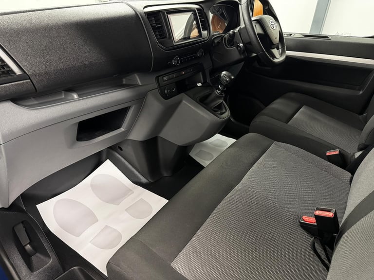 2017 "17" TOYOTA PROACE 2.0D (120 BHP) COMFORT LONG CREW CAB (6 SEAT) EURO 6