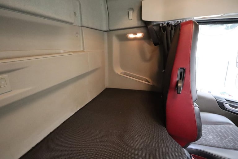 2018 (68 PLATE) Volvo  FH500 6x2 Euro 6 Tractor Units