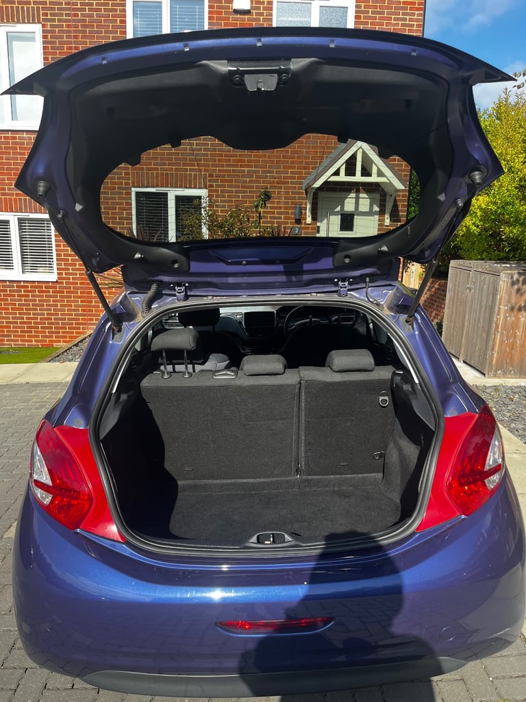 Peugeot, 208, Hatchback, 2014, Manual, 1398 (cc), 5 doors