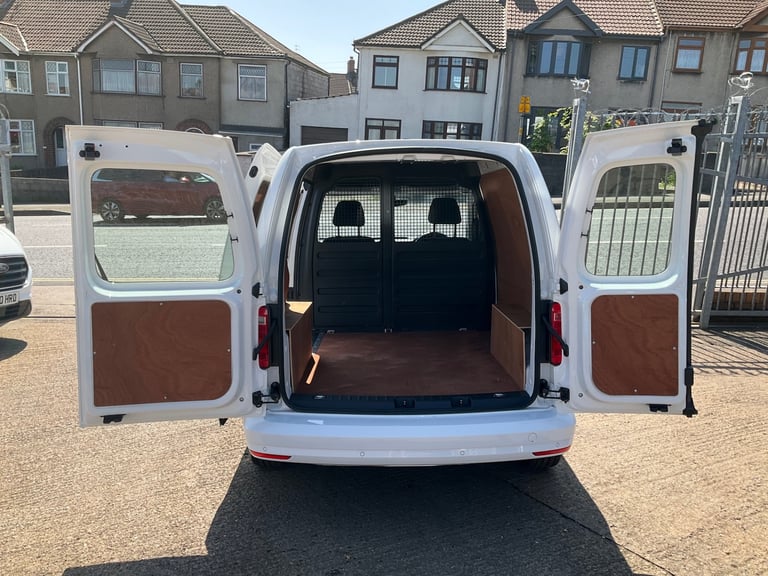 2019 VOLKSWAGEN CADDY HIGHLINE 2.0 TDI 102 BHP BLUEMOTION TECH DSG NAV PANEL VAN