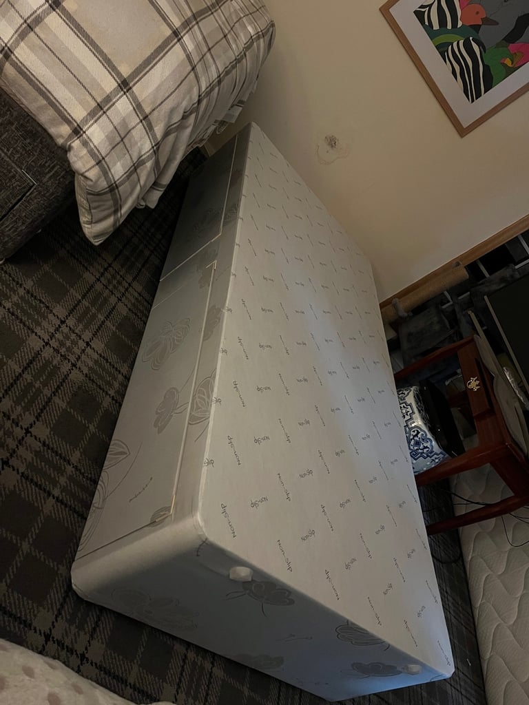 Silent night single bed, very good condition