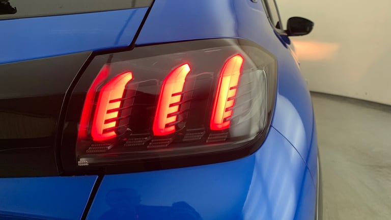 2020 Peugeot 208 50kWh Allure Hatchback 5dr Electric Auto (136 ps) Hatchback Electric Automatic