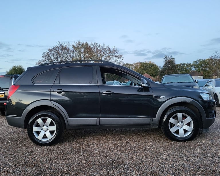 2012 FACELIFT CHEVROLET CAPTIVA 2.2 VCDi LT 5 DOOR 7 SEATER AUTOMATIC BLACK