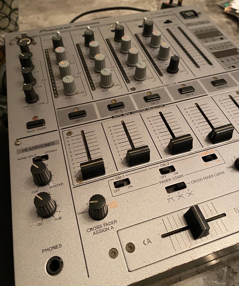 Pioneer DJM600 Mixer