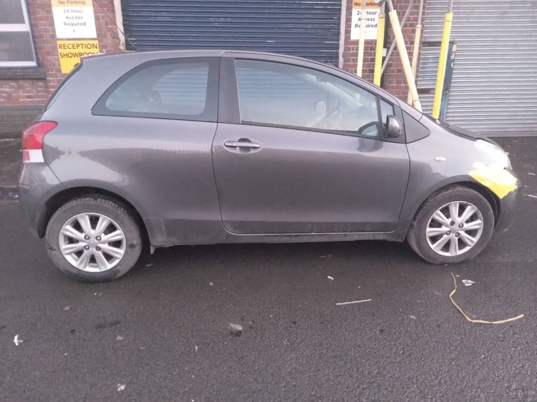 Toyota Yaris Driver's Side Doors. 2009
