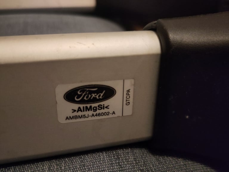 Genuine Ford roof bars for Focus 2011-2018 - for collection in person only