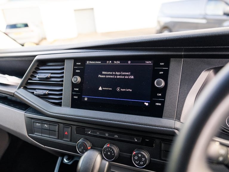 2024 Volkswagen Transporter 2.0 TDI 150 Highline Kombi Van DSG WINDOW VAN DIESEL Automatic