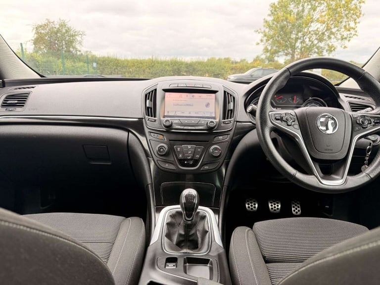 2016 Vauxhall Insignia 1.4T SRi Nav 5dr [Start Stop] HATCHBACK PETROL Manual
