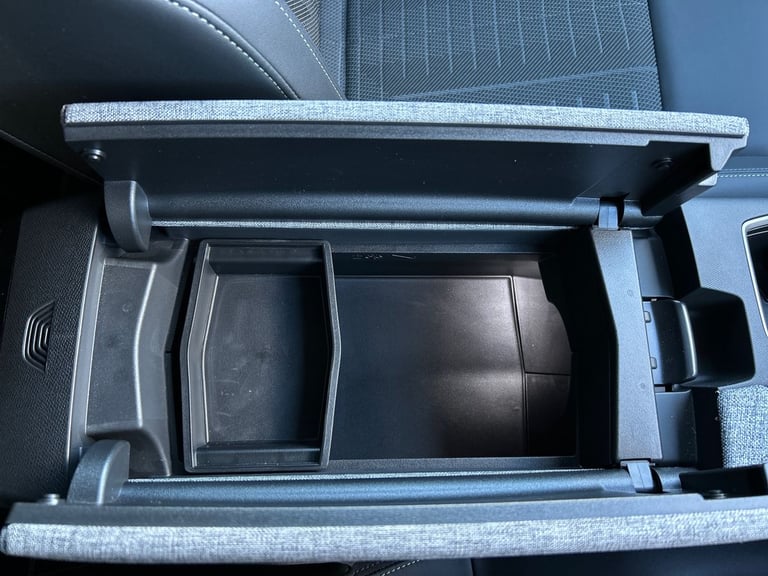 2025 Peugeot 5008 1.2 Hybrid 136 GT 5dr e-DSC6 HATCHBACK PETROL Automatic