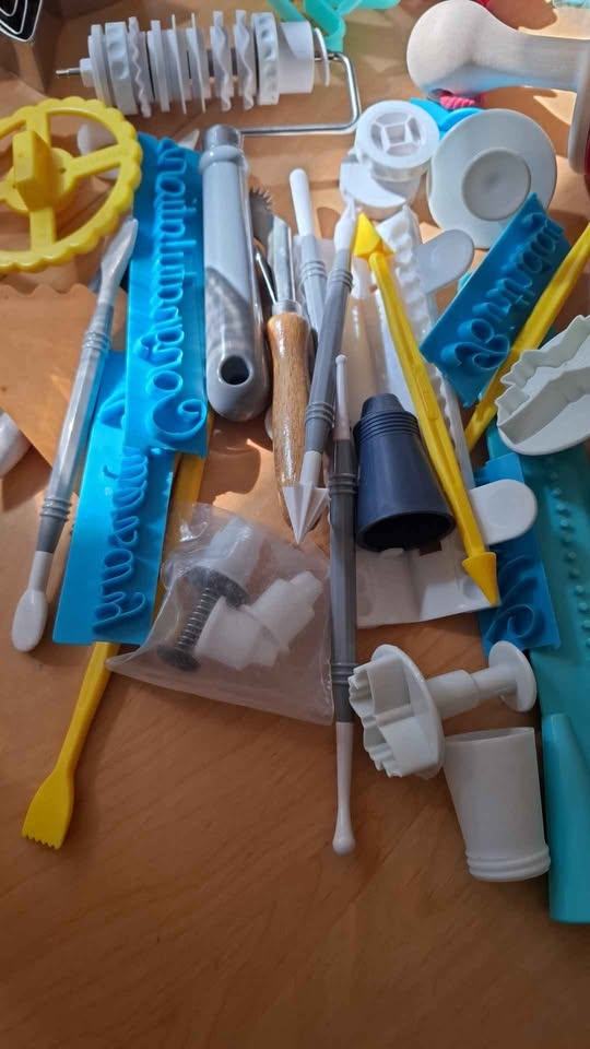 Cake Decorating Equipment