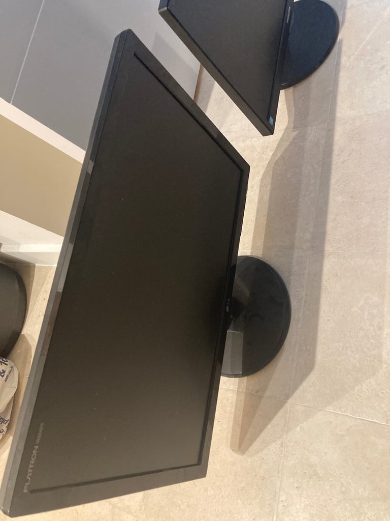 X2 22inch LG and Phillips monitors 