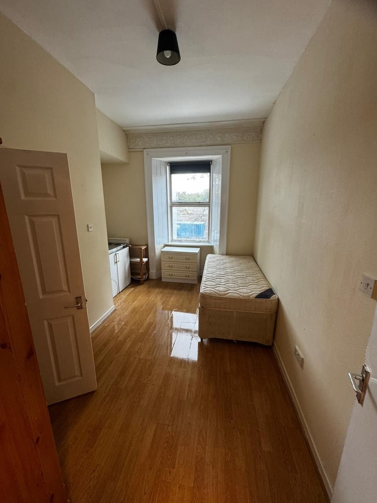image for Self Contained Studio Room - Dunfermline