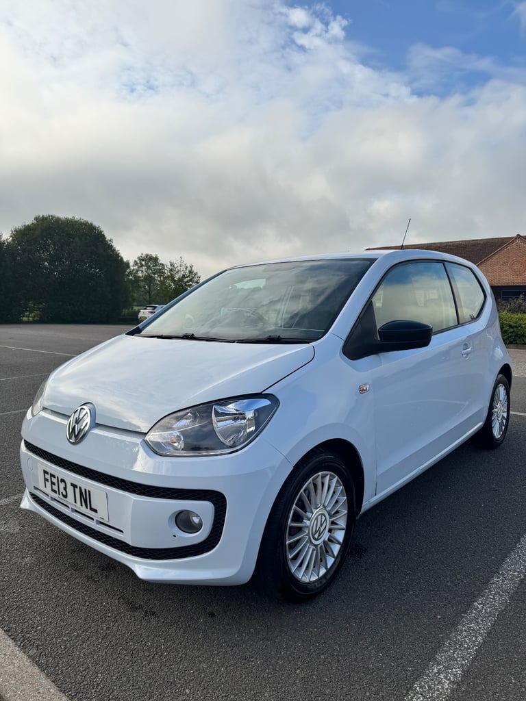 Volkswagen, UP, Hatchback, 2013, Manual, 999 (cc), 3 doors