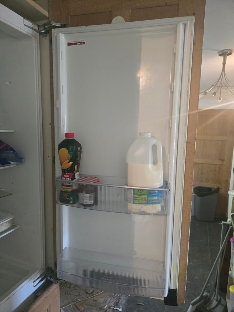 FREE to uplift Fridge Freezer Neff - integrated or free standing 