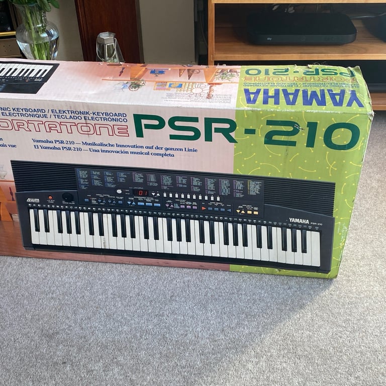 Yamaha Electronic Keyboard PSR-210