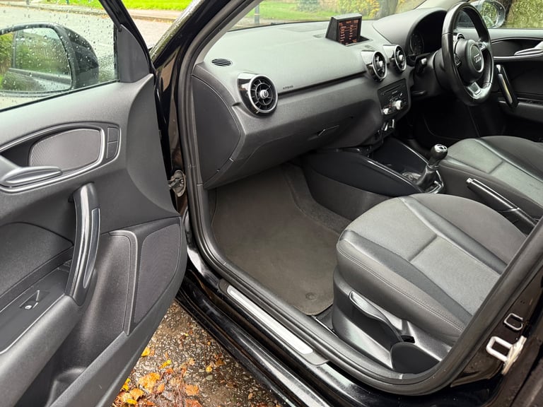 Audi A1 1.6TDi 2013 clean car 