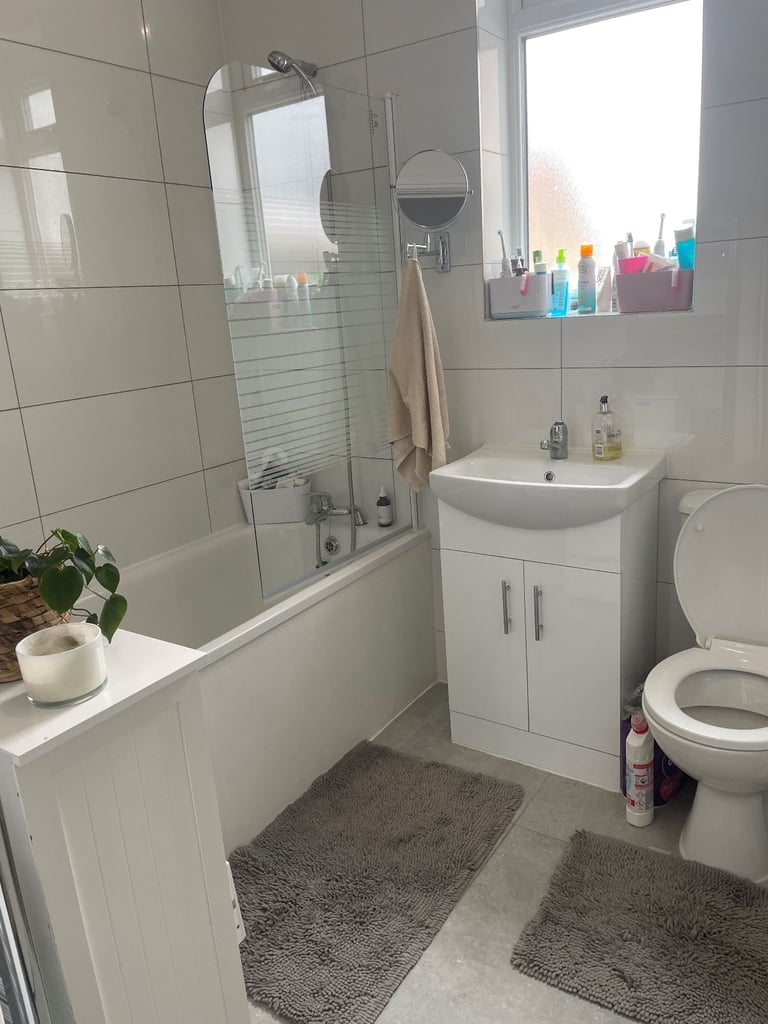 Brand new 3 double bedroom house for rent  in ENFIELD, ideally located by station and local shops