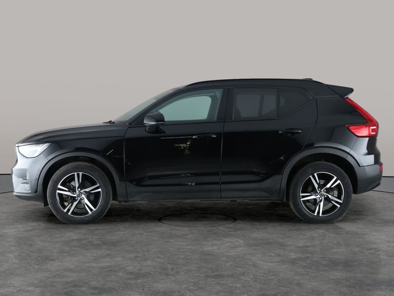 2022 Volvo XC40 2.0 B3P Plus Dark 5dr Auto ESTATE PETROL Automatic