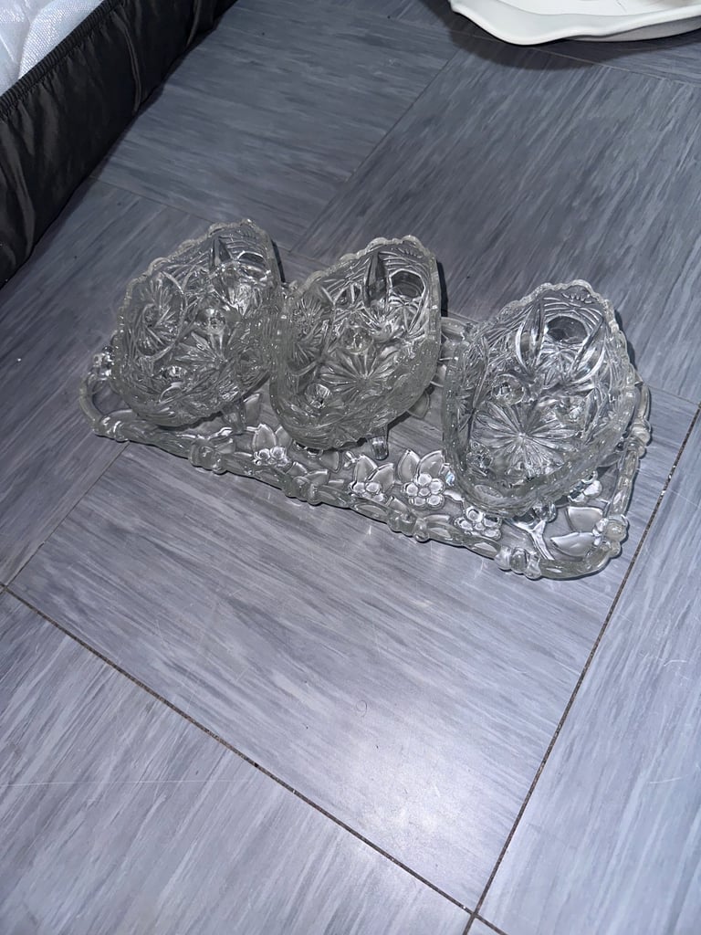 image for Crystal plates - great for nuts and sweets