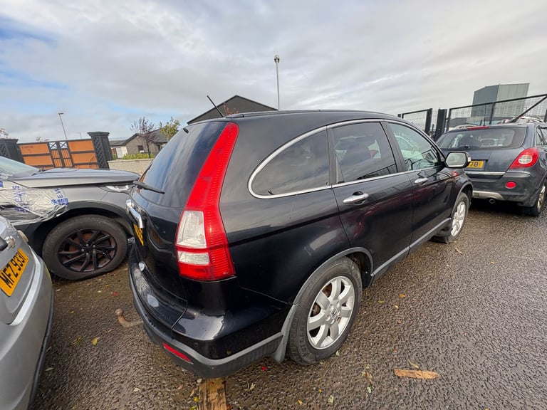 2008 Honda CR-V, 2.2 diesel, breaking for parts only, all parts available. 