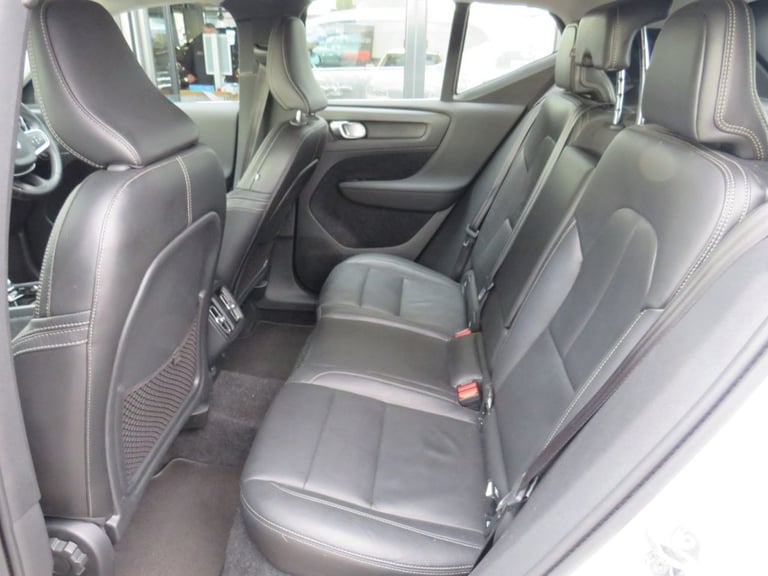 2020 Volvo XC40 2.0 D4 Inscription SUV 5dr Diesel Auto AWD Euro 6 (s/s) (190 ps) ESTATE Diesel Au...