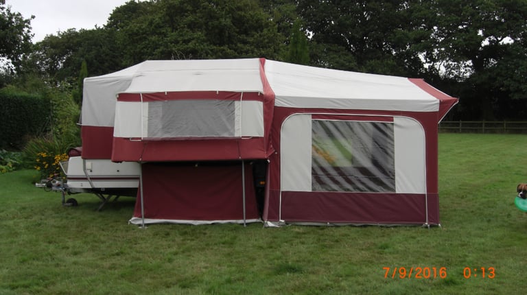 Trailer tent / folding camper