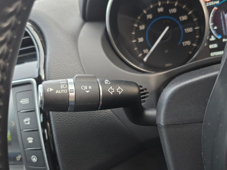 2017 Jaguar XE 2.0d Prestige Auto Euro 6 (s/s) 4dr Saloon Diesel Automatic