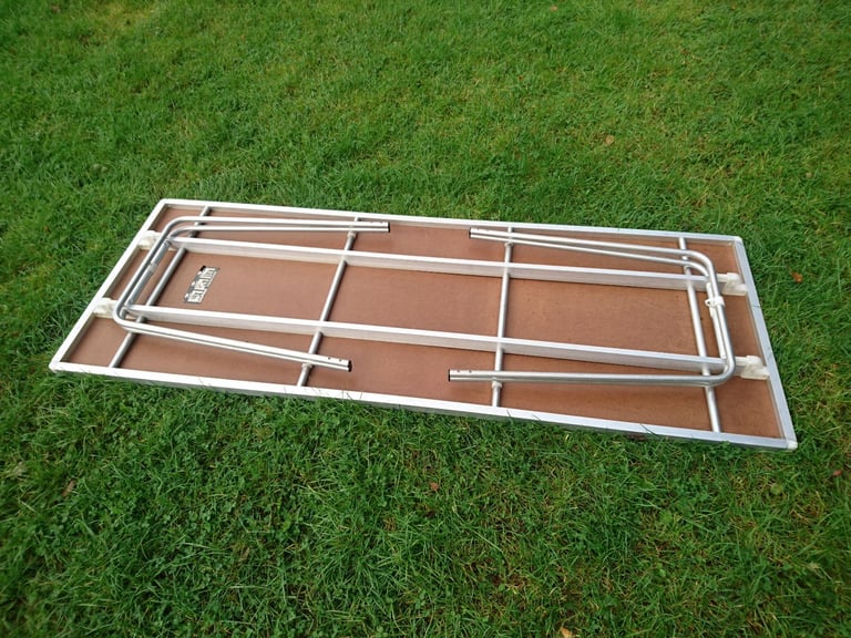 Gopak 6ft Lightweight Folding Table WILL DELIVER