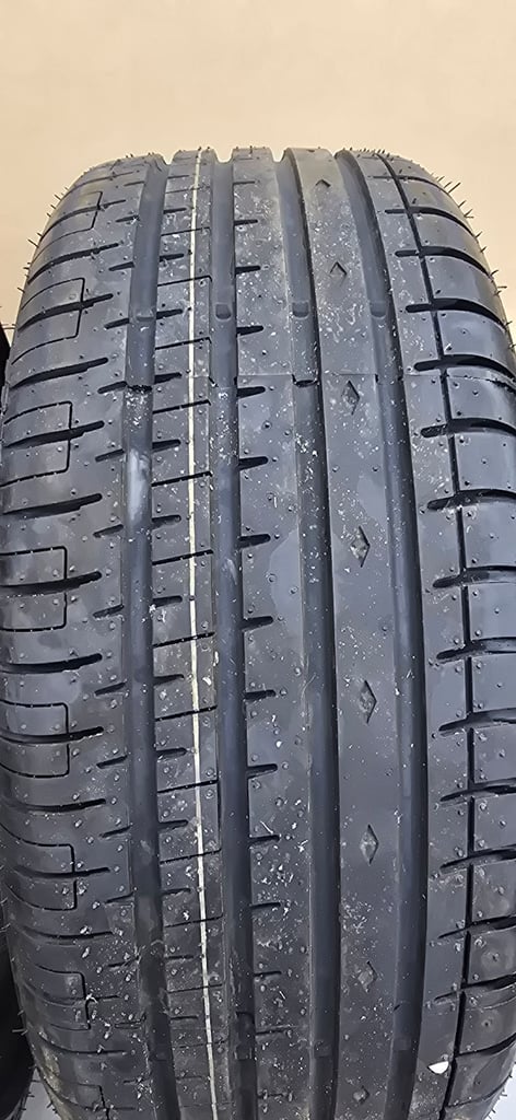 Unused accelera PHI-R 205/40/18 86y XL