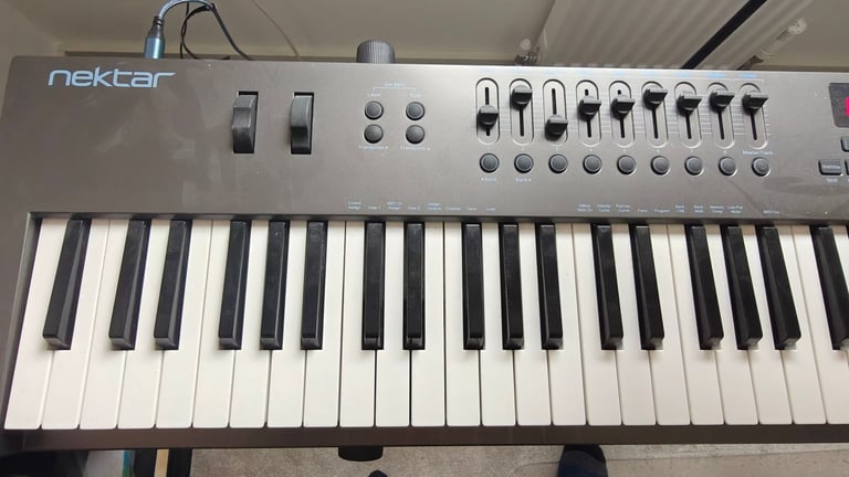 Nektar LX88+ Impact MIDI keyboard & stand