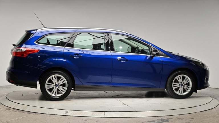 2013 Ford Focus 1.6 Titanium Navigator Powershift Euro 5 5dr ESTATE Petrol Automatic