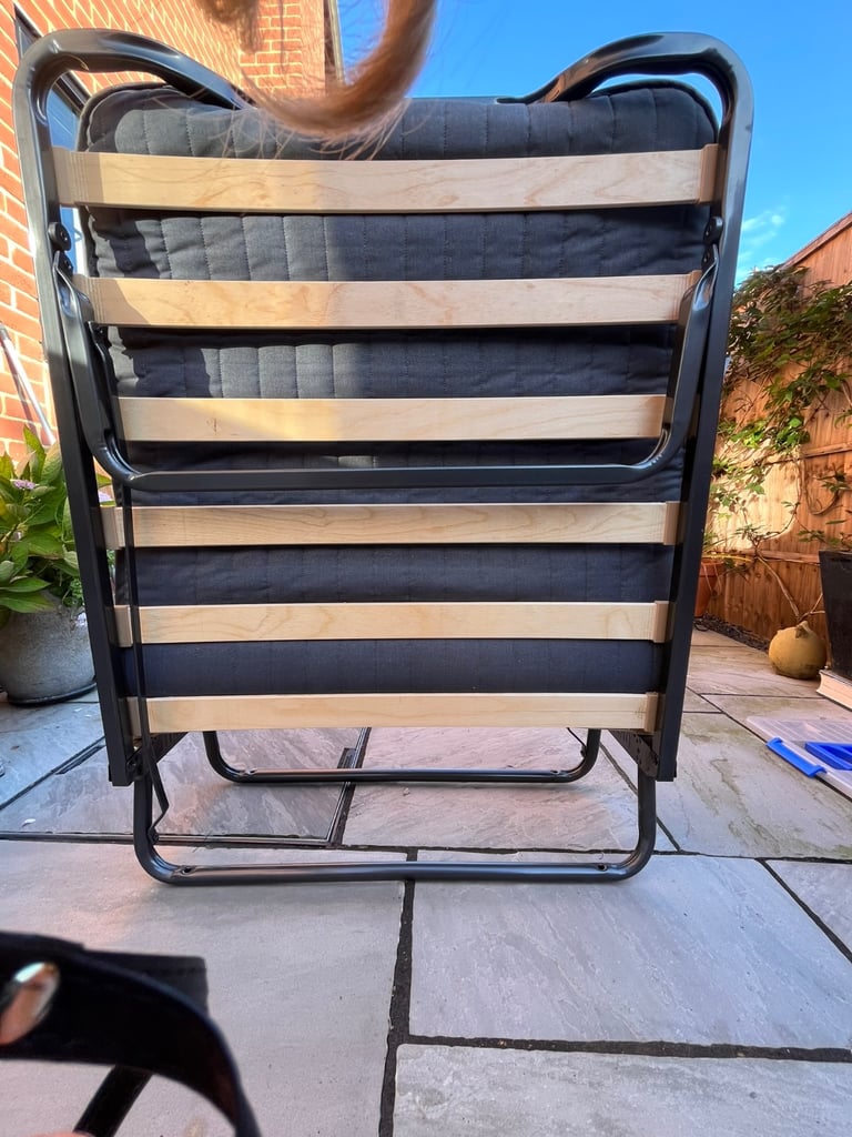 Single folding guest bed