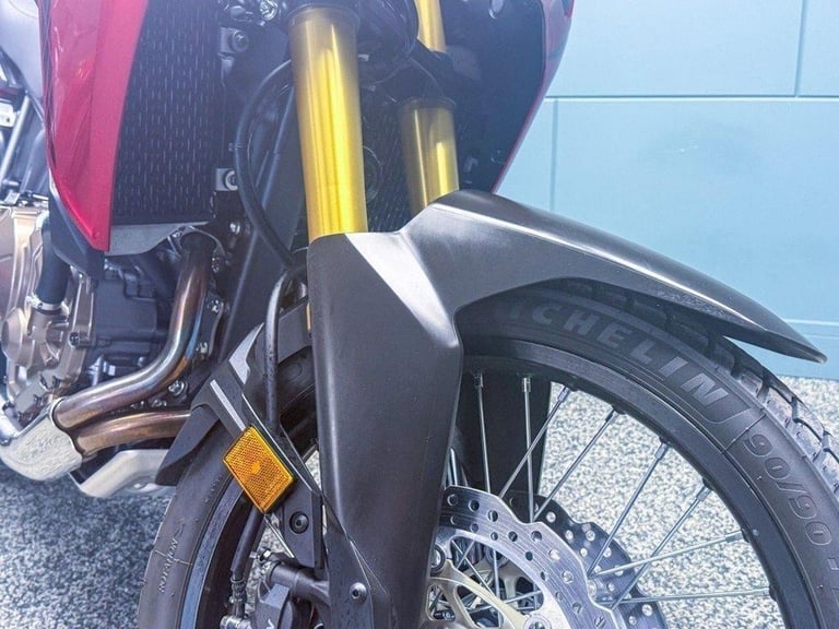 2017 17 HONDA CRF1000L AFRICA TWIN 1000 MANUAL - LOW MILES - FULL LUGGAGE