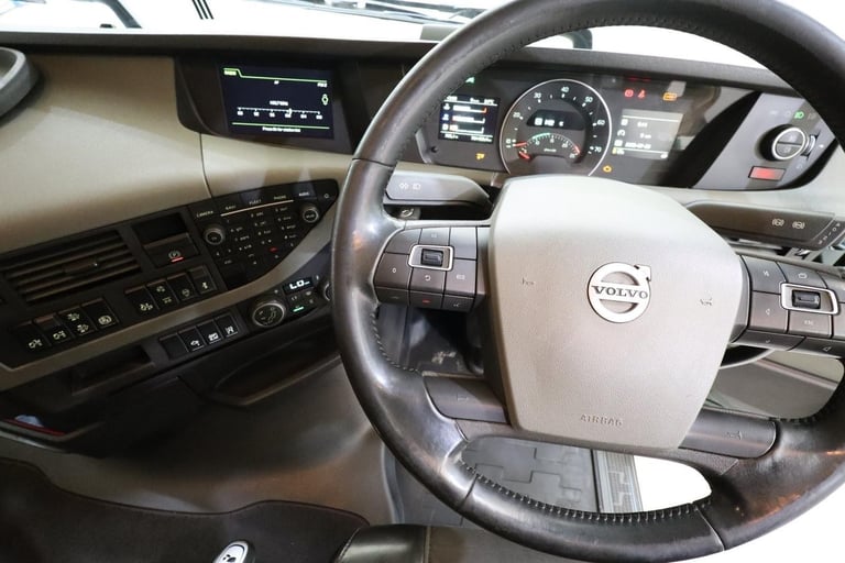 2018 (68 PLATE) Volvo  FH500 6x2 Euro 6 Tractor Units