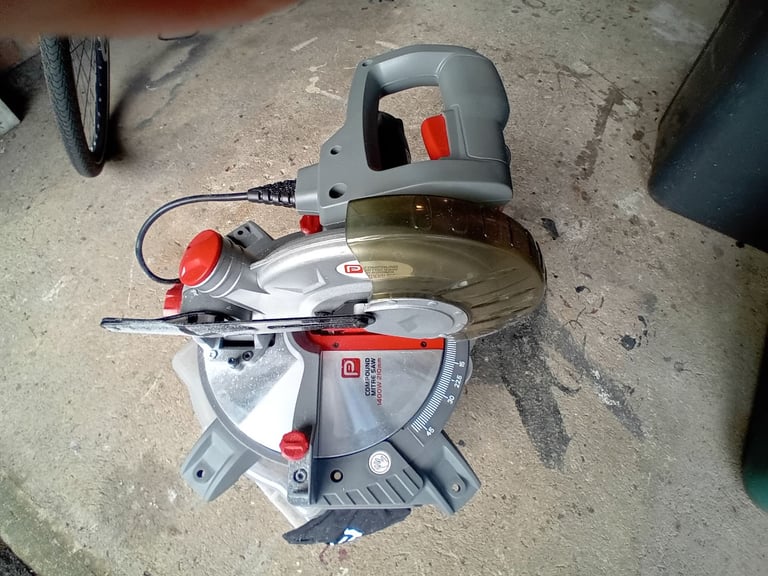 performance power  compound mitre saw