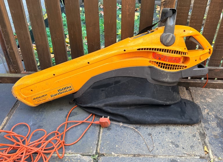 image for McCulloch 1600w Gardenvac - Leaf Blower & Vacuum
