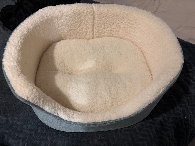 Pets at Home small grey fleece dog bed. New never used. 