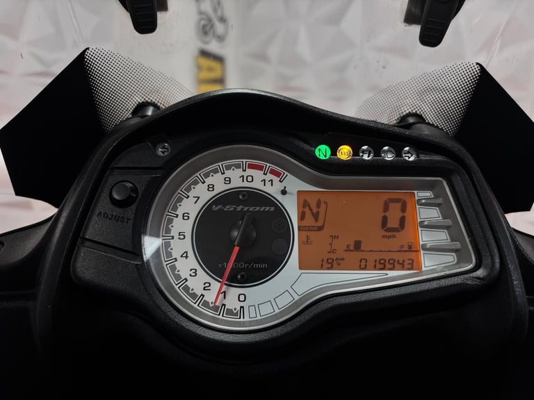 2014 Suzuki VStorm 650 | *WARRANTY PROVIDED*