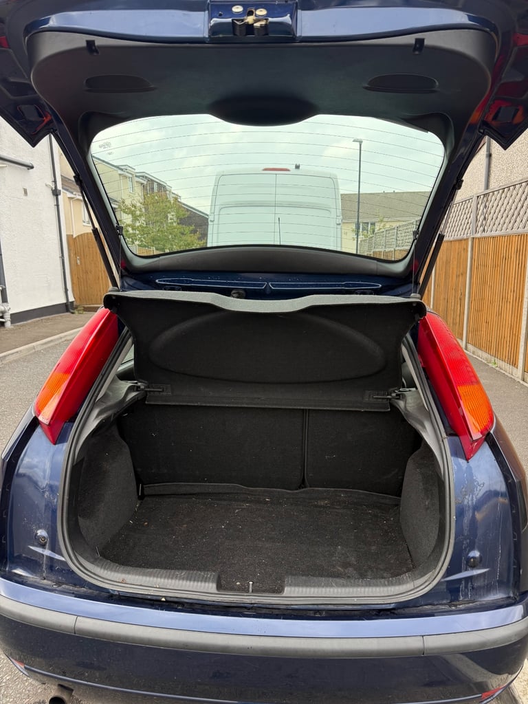 Ford, FOCUS, Hatchback, 2004, Manual, 1596 (cc), 5 doors