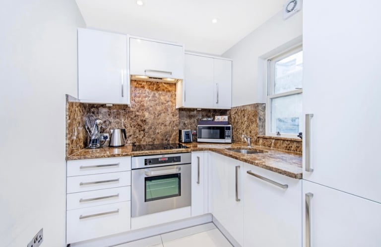 South Kensington - SW7 Studio Short Term Lets £1160 per week 