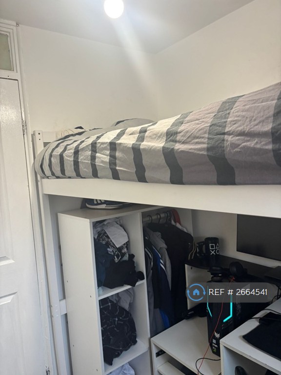 3 bedroom house in Pembridge Close, Birmingham, B32 (3 bed) (#2664541)