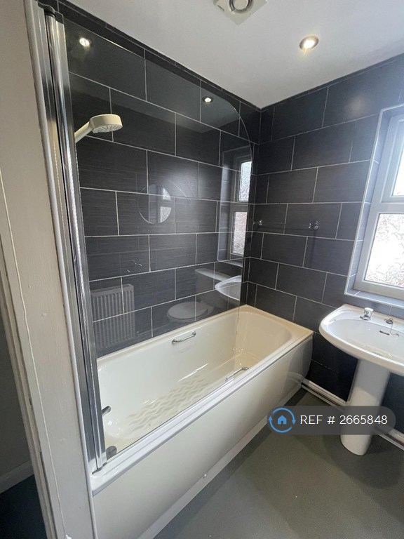 5 bedroom house in Kenmare Road, Liverpool, L15 (5 bed) (#2665848)