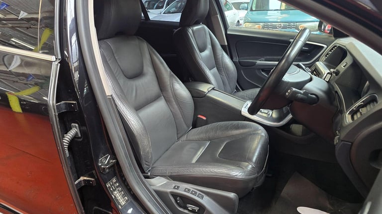  Volvo V60 3.0 T6 SE Lux Geartronic AWD Euro 5  Petrol Automatic