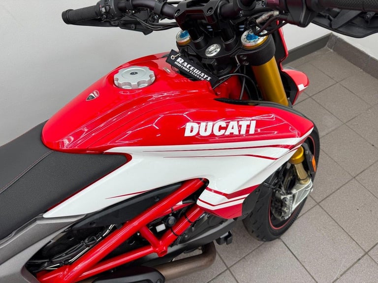 DUCATI HYPERMOTARD 939 SP RED 2016 16 REG, 10,111MILES USED MOTORCYCLE