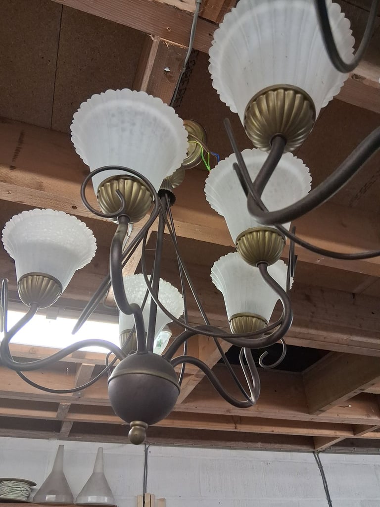 Ceiling lights and wall lights 