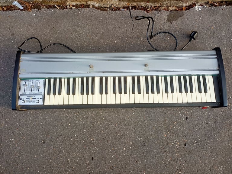 Vintage Hohner International Piano 2